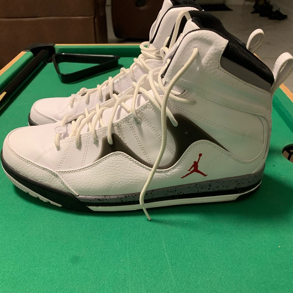 Only worn once Jordan Flight 97😍